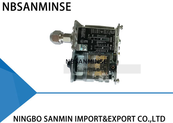 De Schakelaar van de de Compressordruk van de waterlucht met Standaardsteun - steun PC55